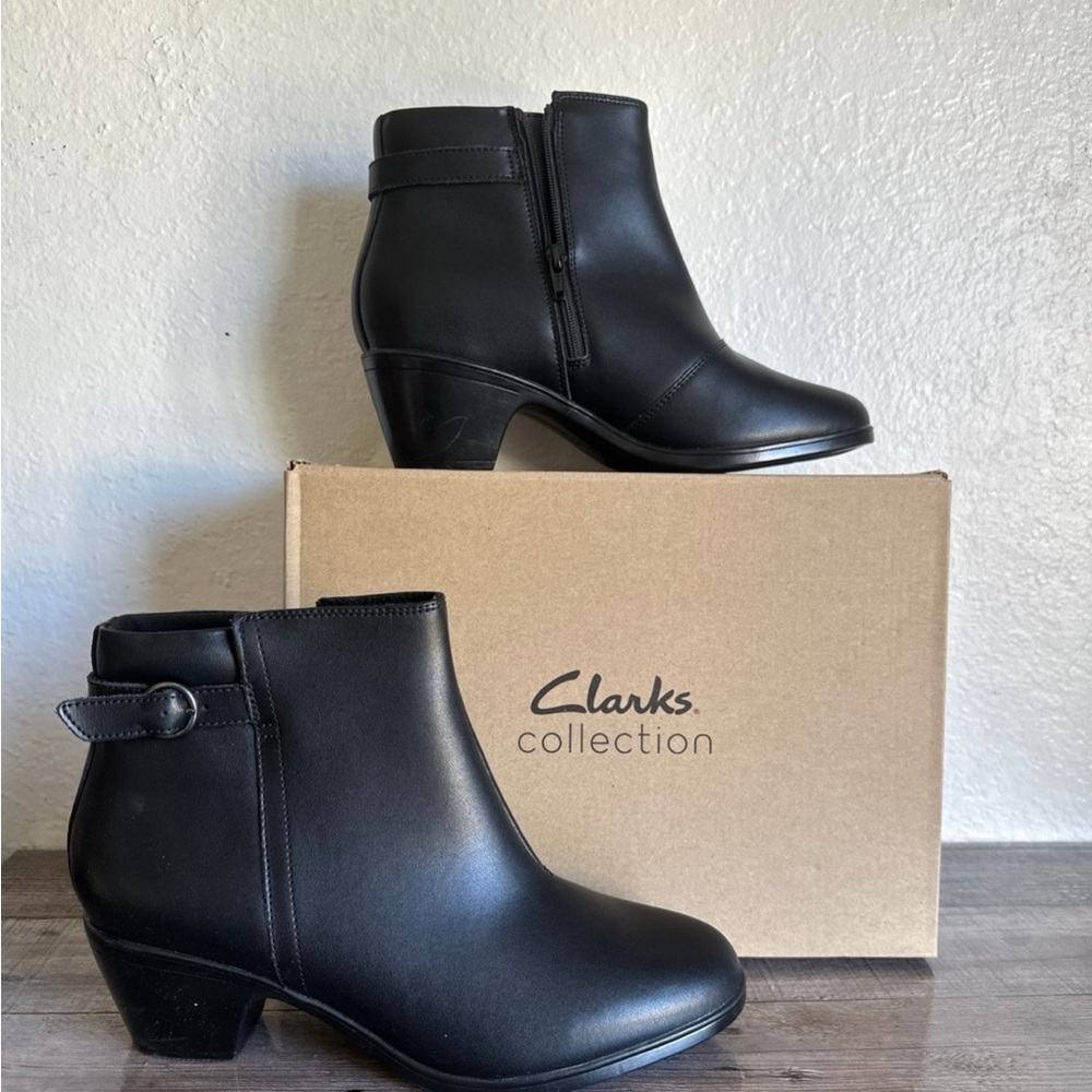 Clarks Emily2 Black Belle Booties Size: 9.5M